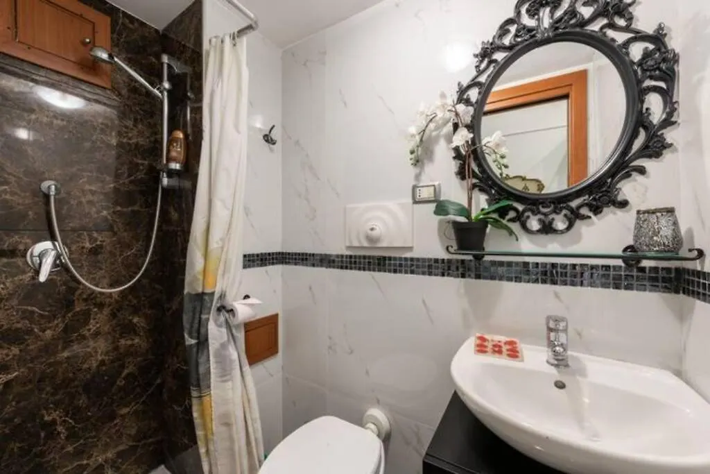 Apt 1 In The Historic Center Bari Italy